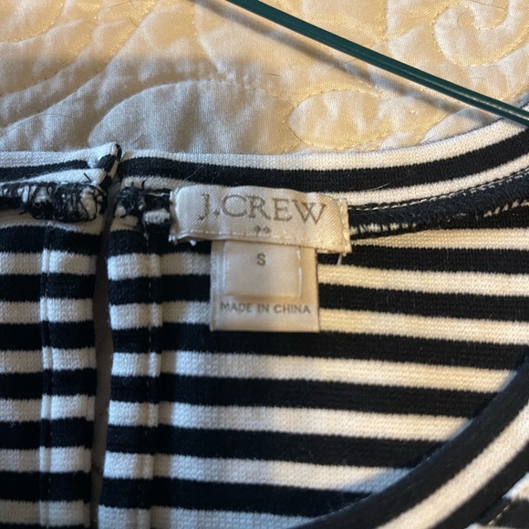 Super cute J. Crew ruffle hem top. - Picture 4 of 5